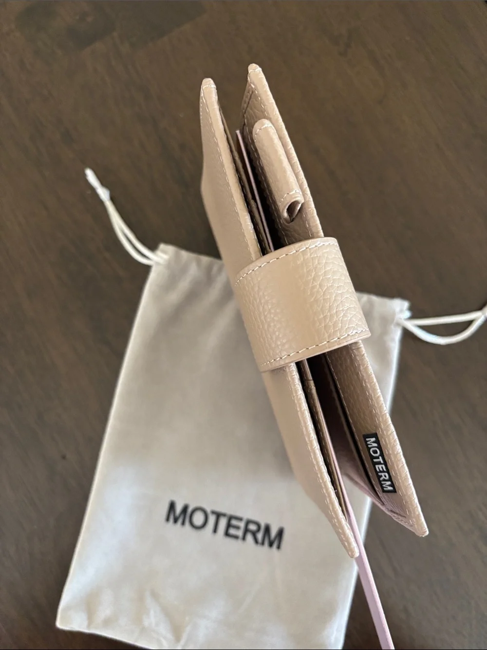 Moterm Pocket Leather Cover Pebbled Taupe Like New with Dust Bag for Notebook